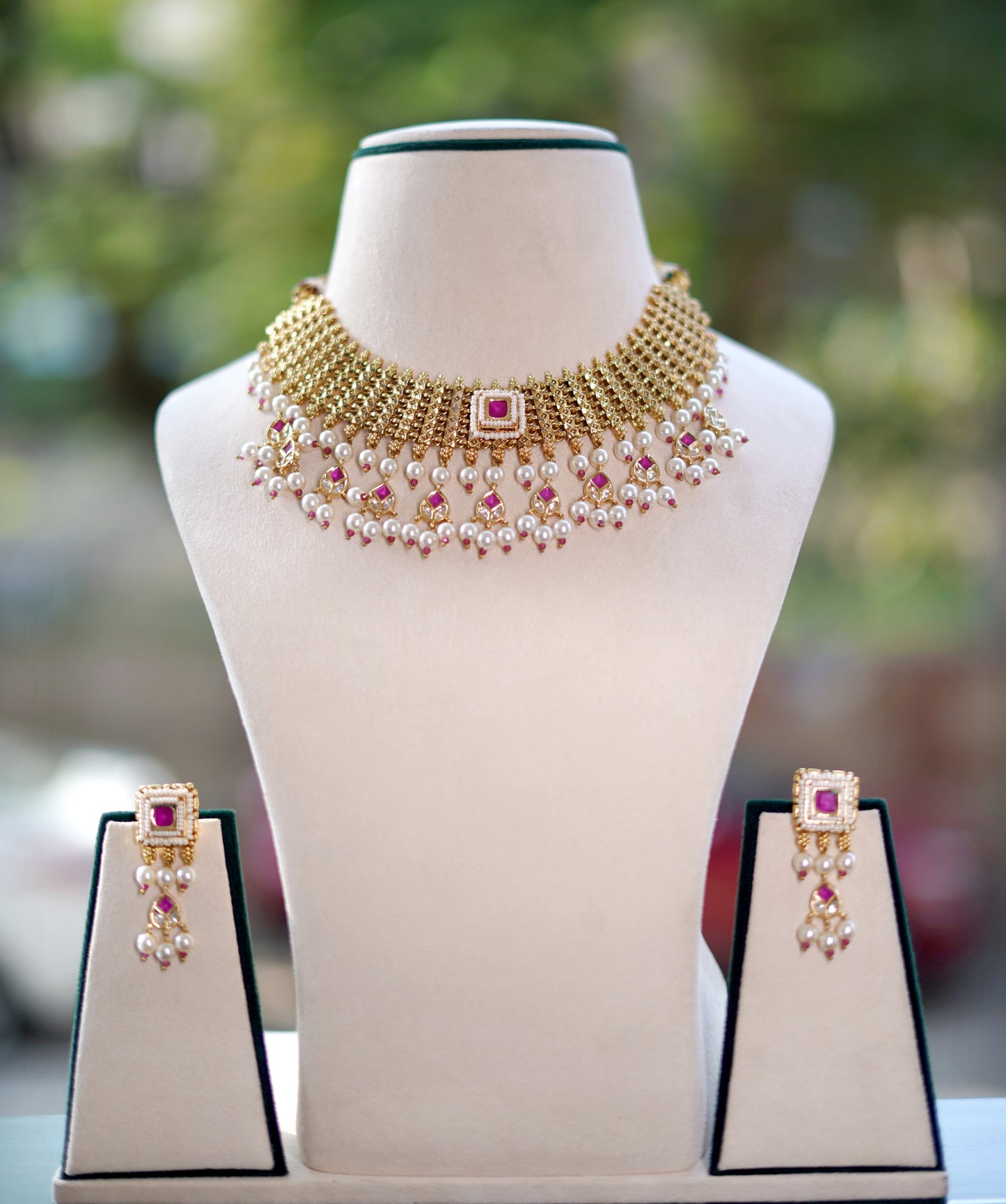 Golden Orabella Jewellery Set