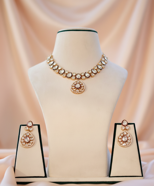 Golden Noorani Bahaar Kundan Jewellery Set
