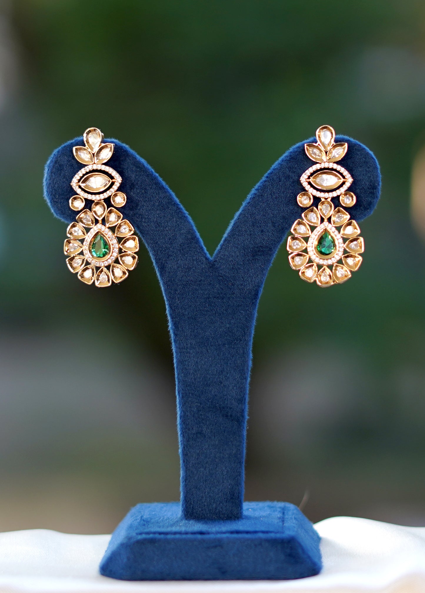 Emerald Zarina Glow Necklace Set