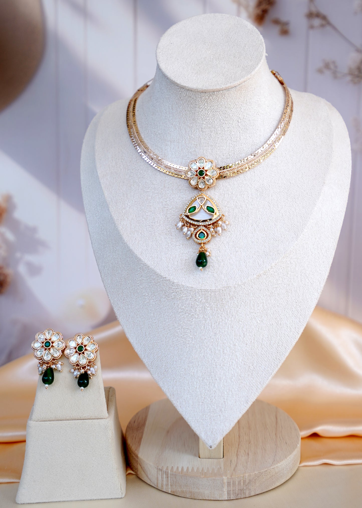 Ivory Fleur Emerald Drop Jewellery Set
