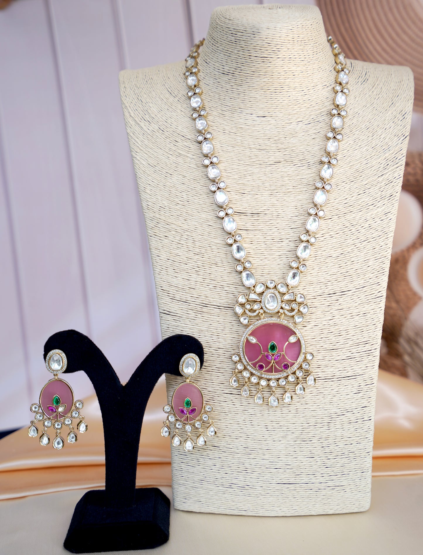 Pink Eclat Kundan Jewellery Set