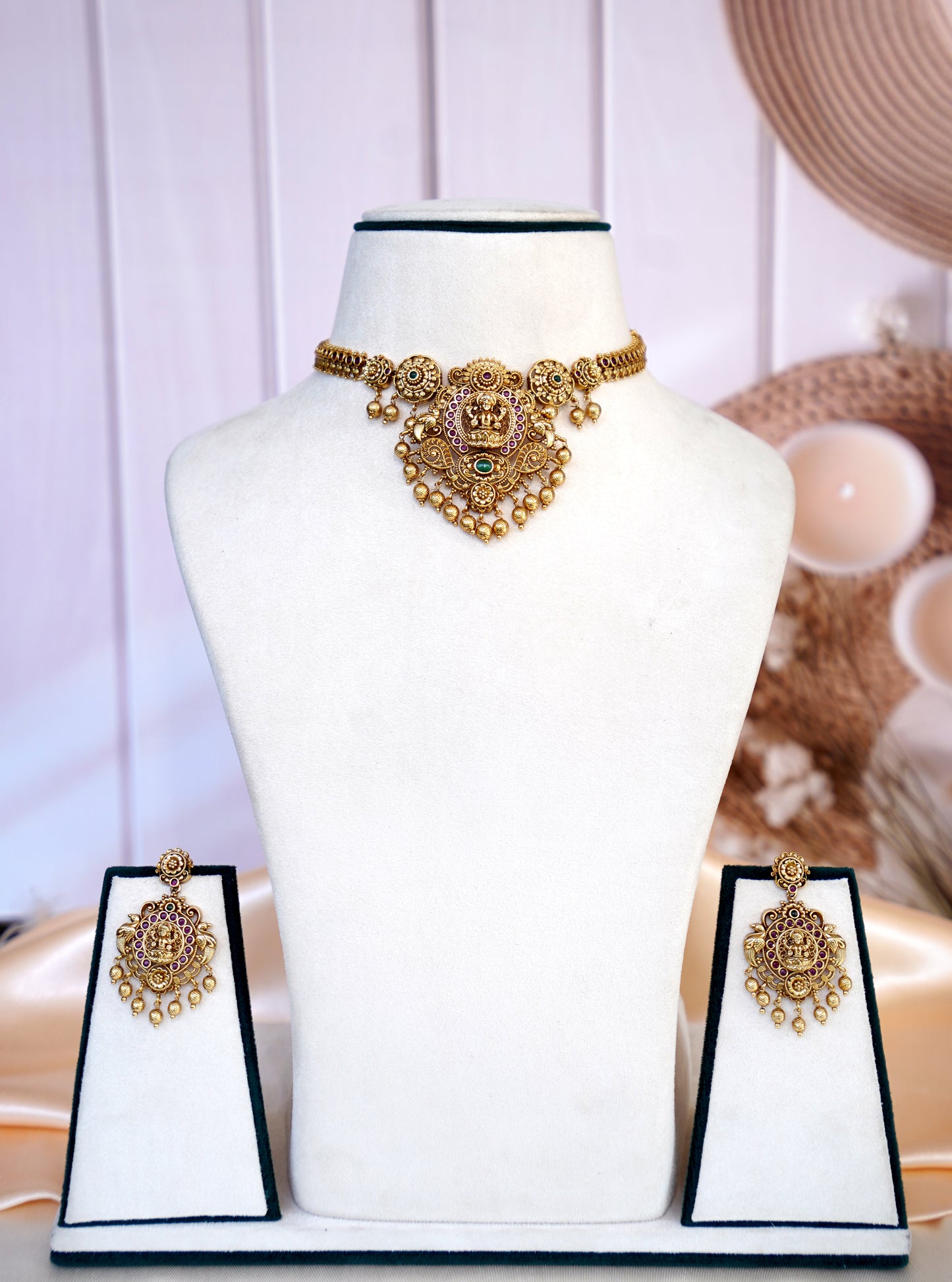 Gold Rajlaxmi Antique Jewellery Set