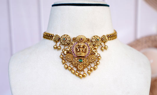 Gold Rajlaxmi Antique Jewellery Set