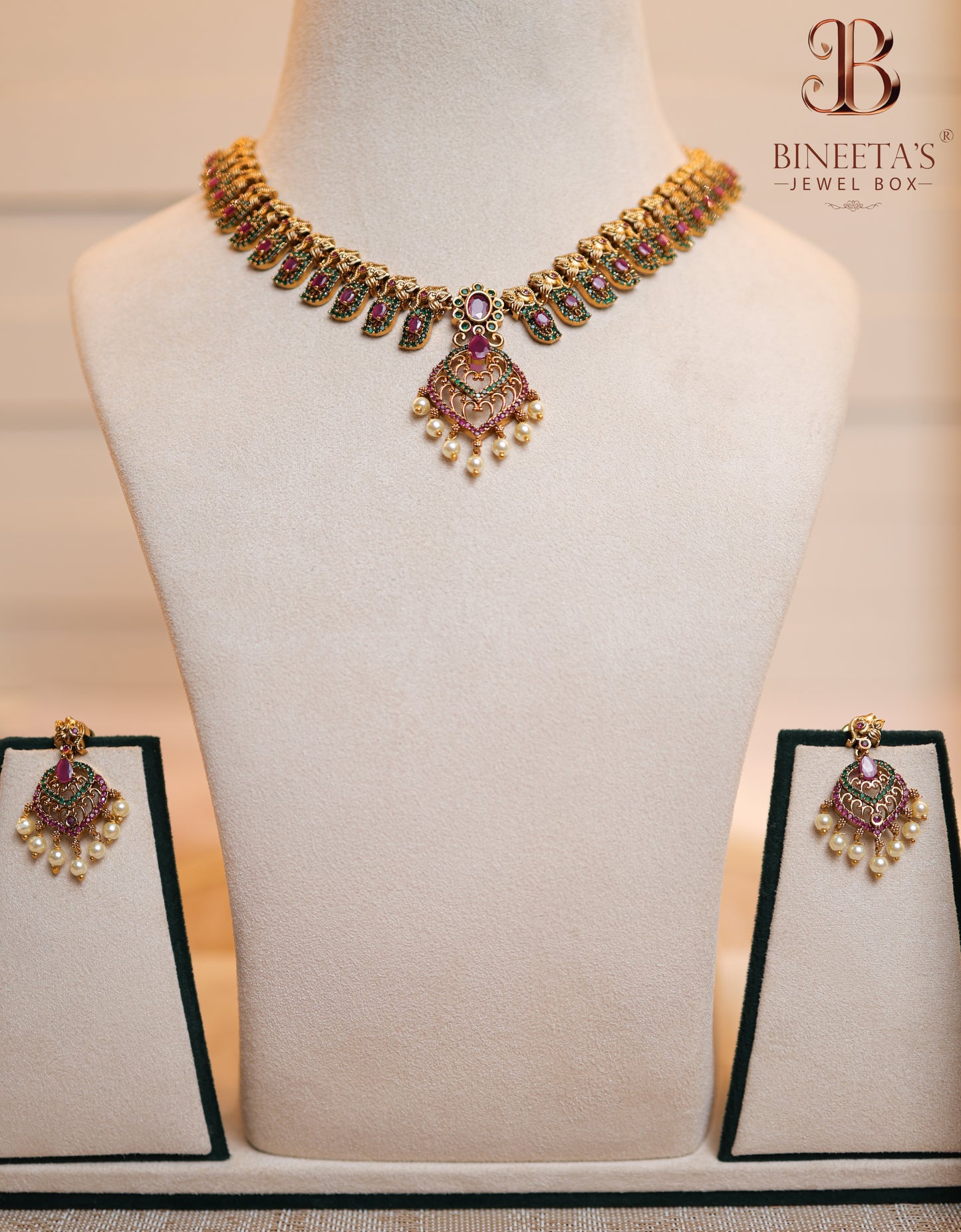 Amira Antique Necklace Set