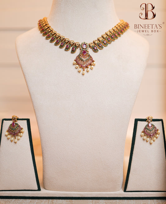 Amira Antique Necklace Set