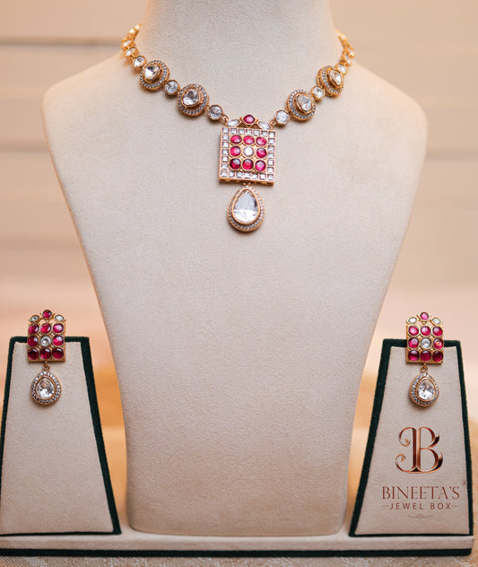 Rivana Necklace Set