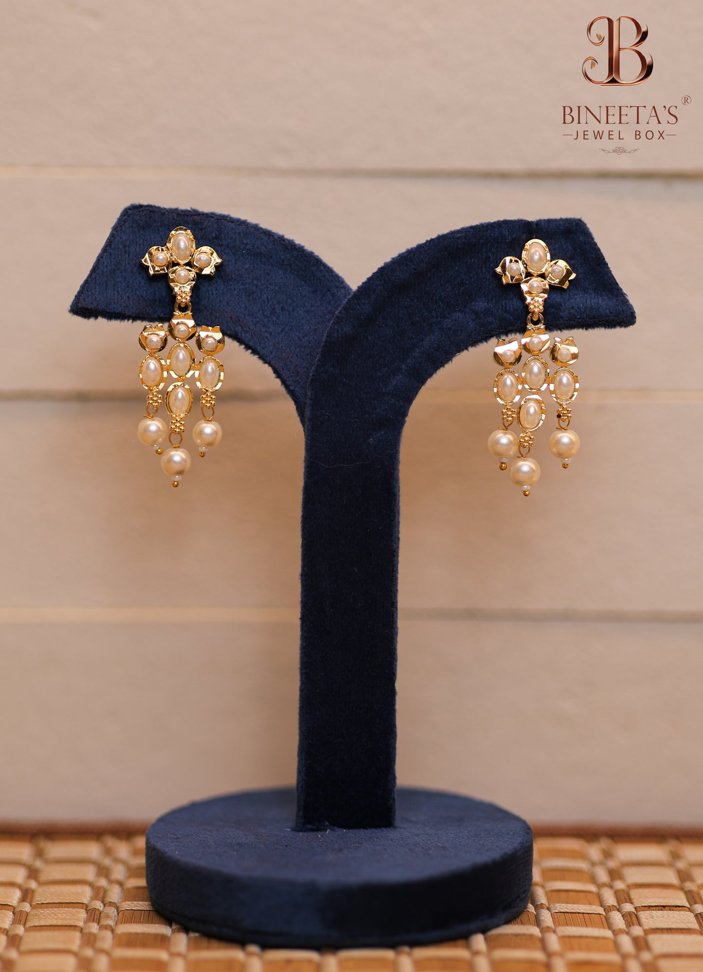 Nayra Pearl Necklace Set