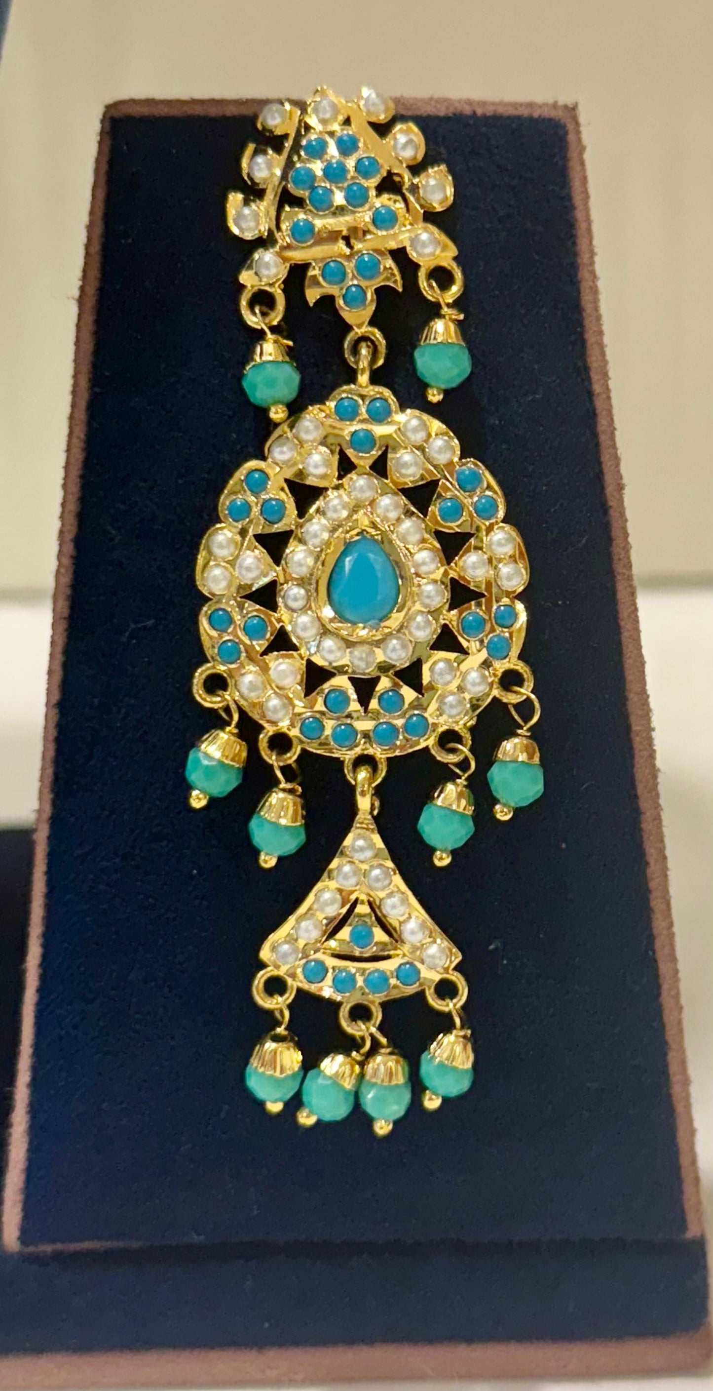 Feroza Aafreen Jadau Pendant Set
