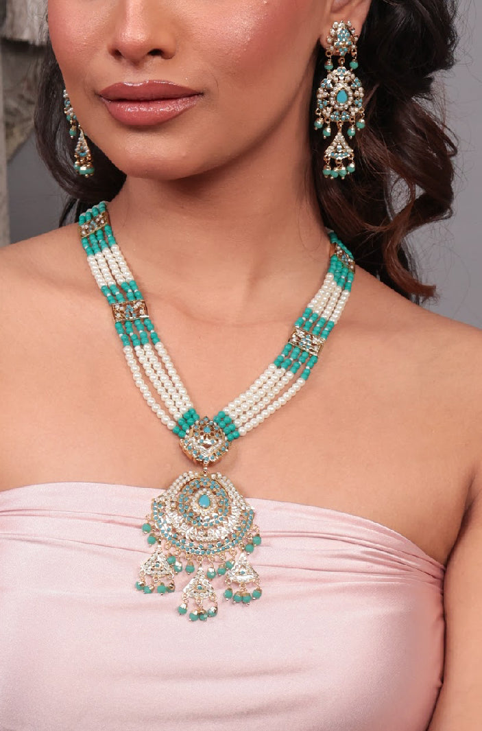 Feroza Aafreen Jadau Pendant Set