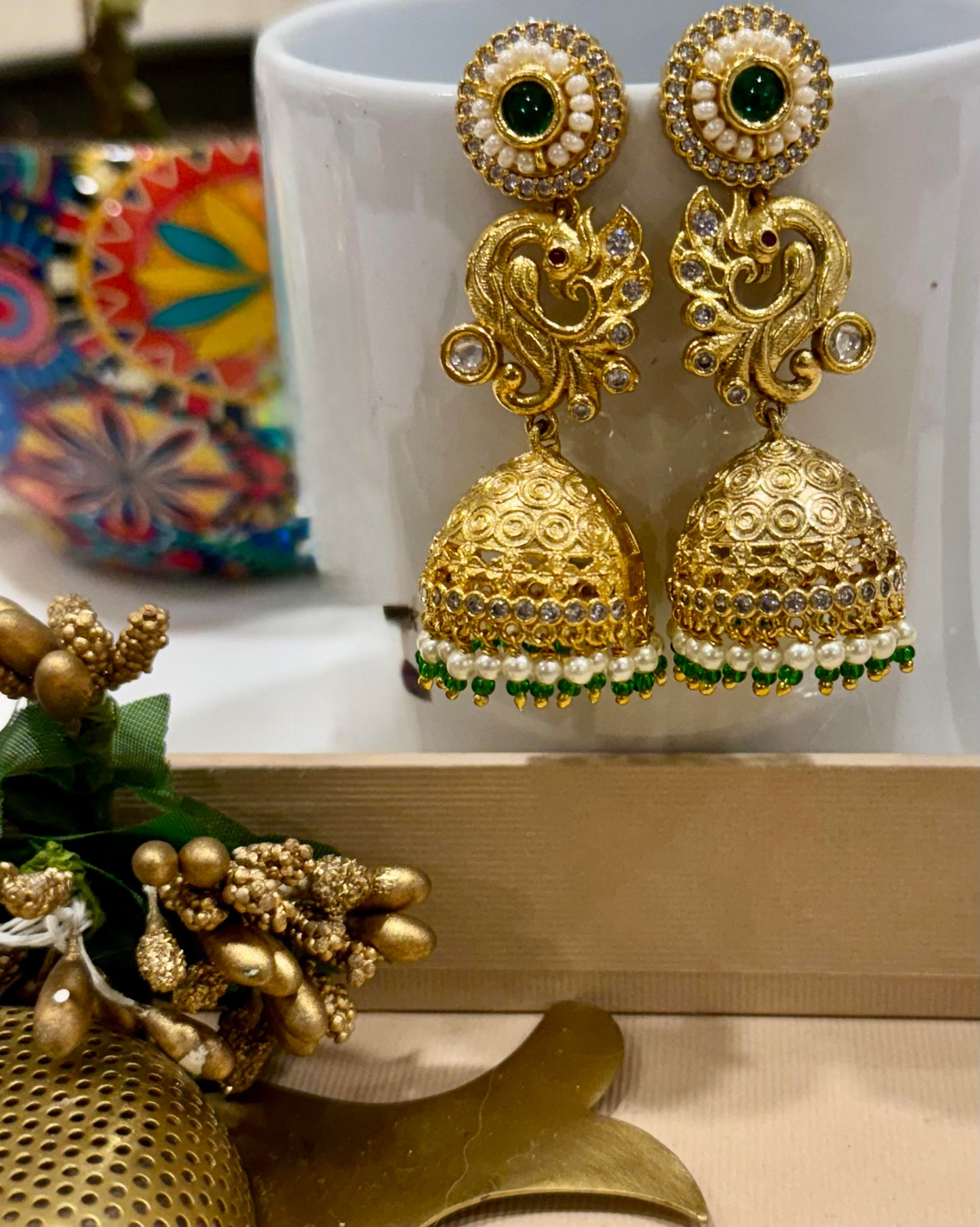 Gold and Emerald Glint Jewellery Set