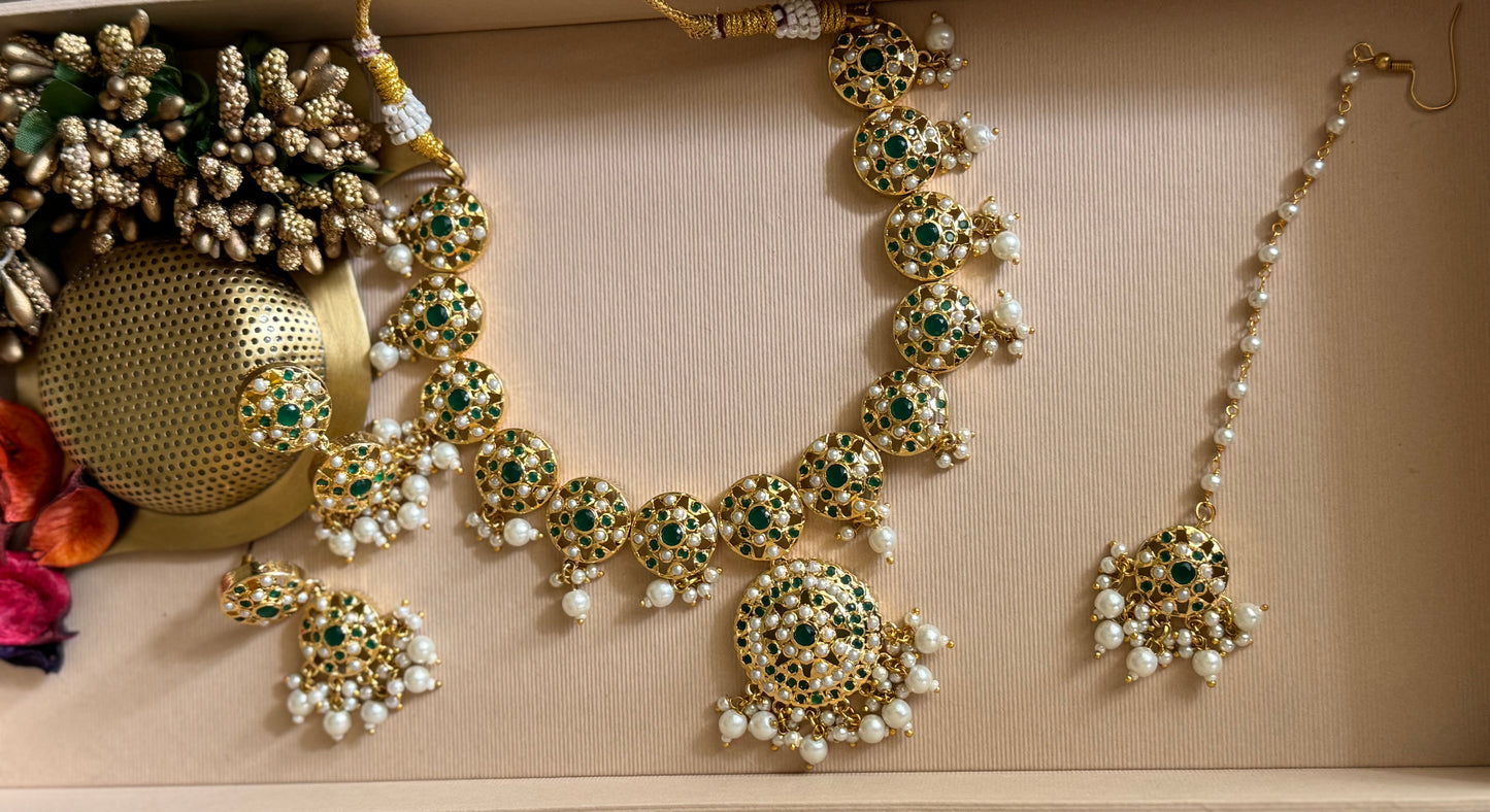 Green Nayra Emerald Jewellery Set