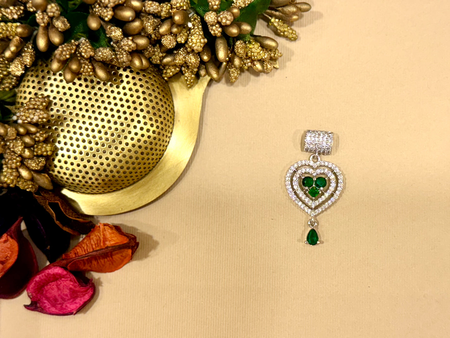 Emerald Verdara Pendant Set