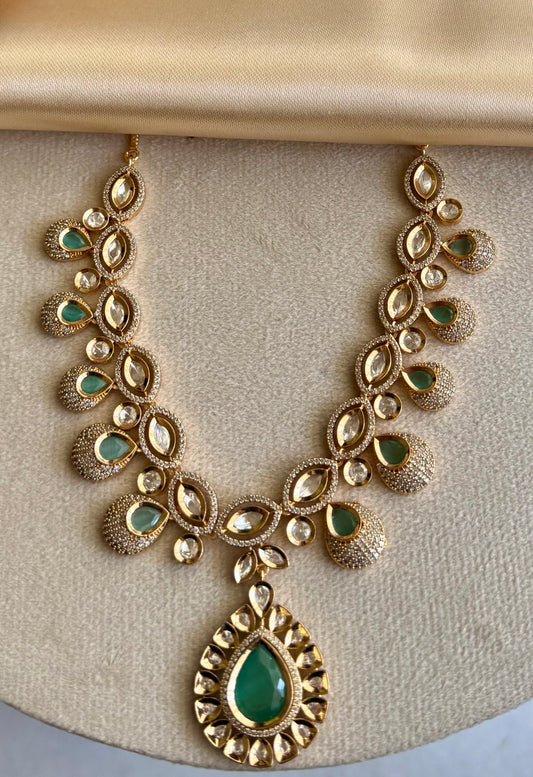 Mint Zarina Glow Necklace Set