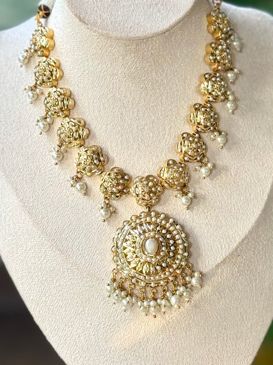 Aabroo Jadau Pearl Set