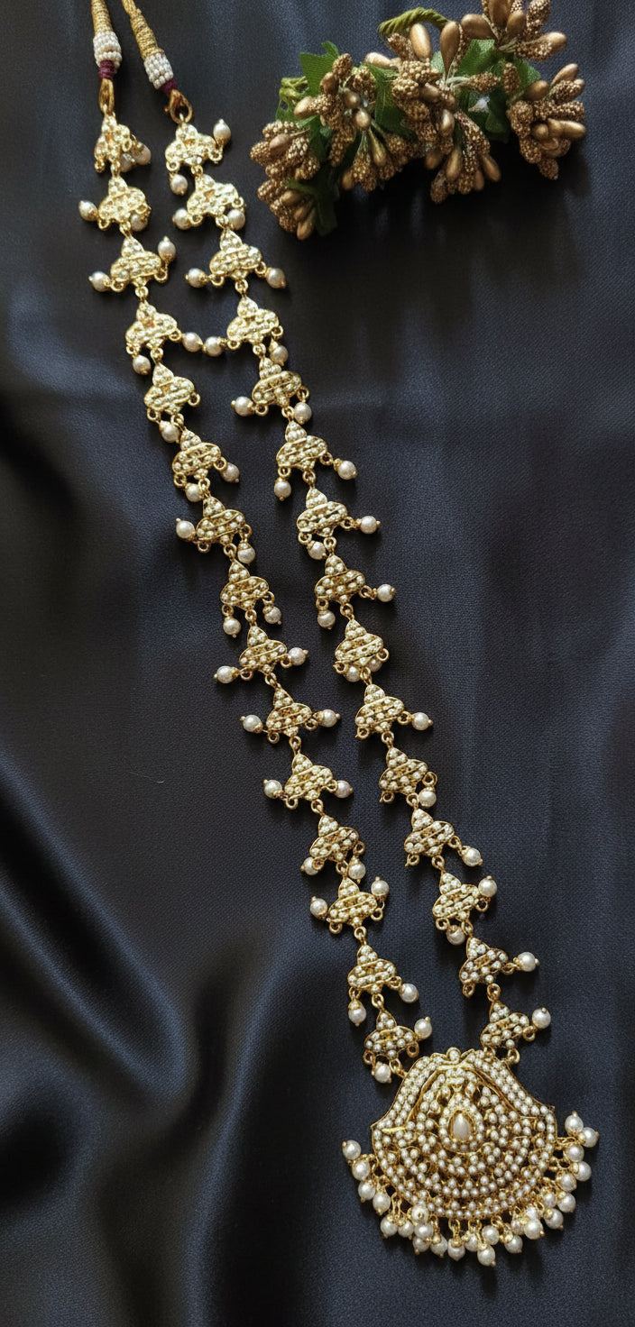 White Saanjh Sheen Jewellery Set