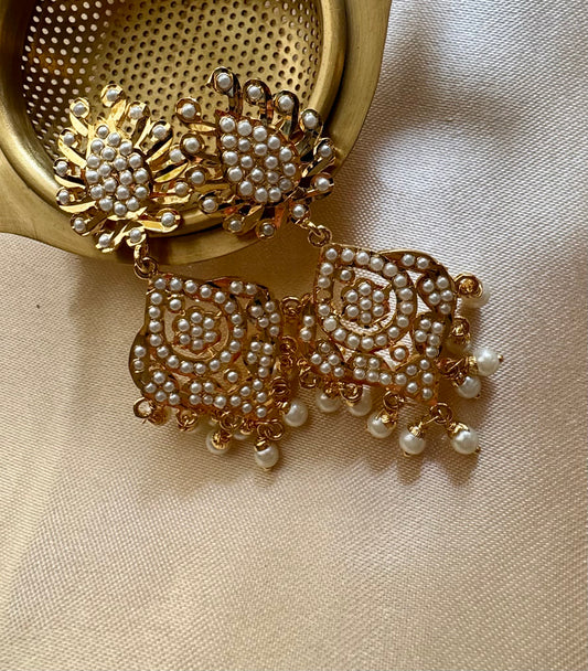 White Saanjh Sheen Jewellery Set