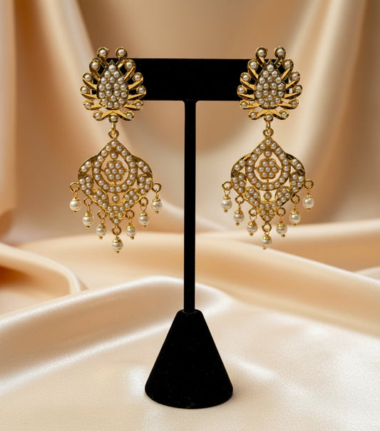 White Saanjh Sheen Jewellery Set