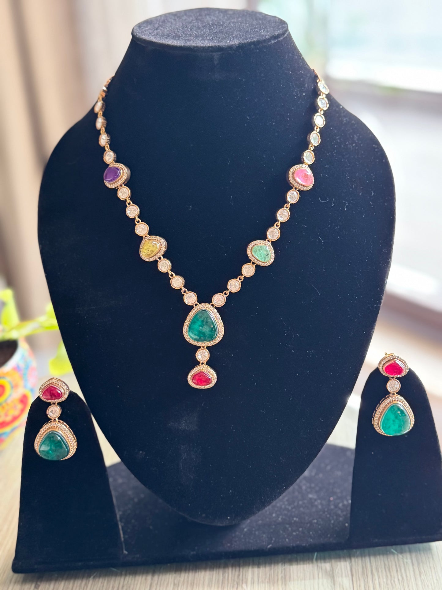 Multicoloured Rang Velvet Jewellery Set