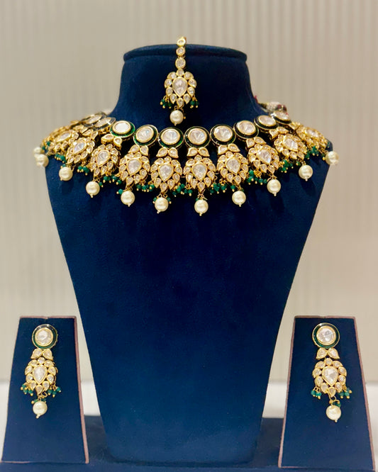 Emerald Raabta Kundan Jewellery Set