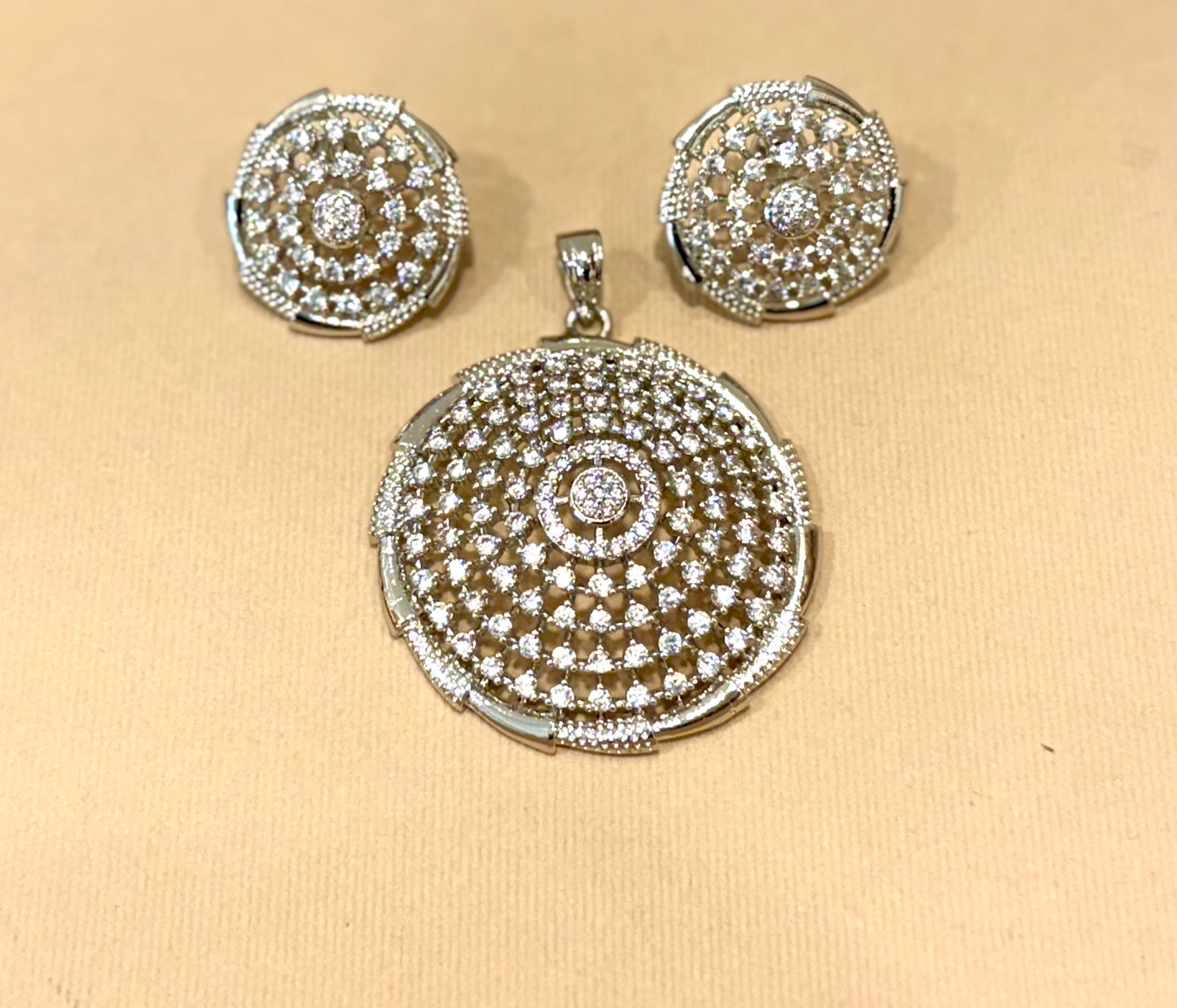 Celestia Pendant Set