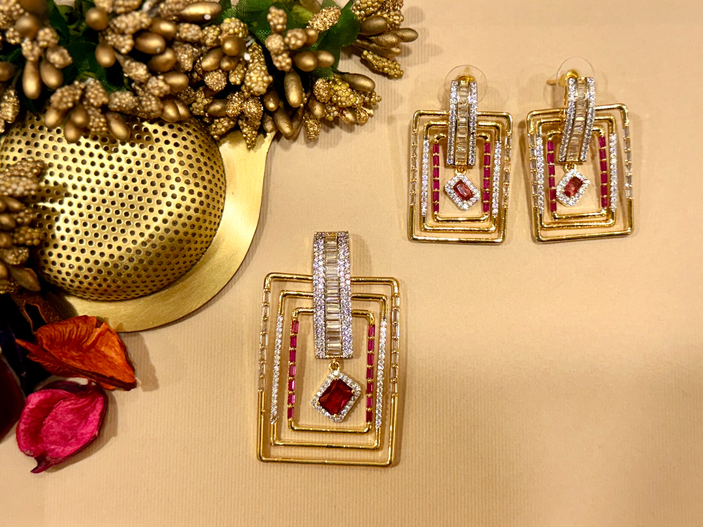 Crimson Frame Pendant Set