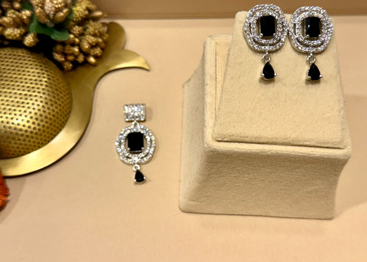 Black Halo Pendant Set