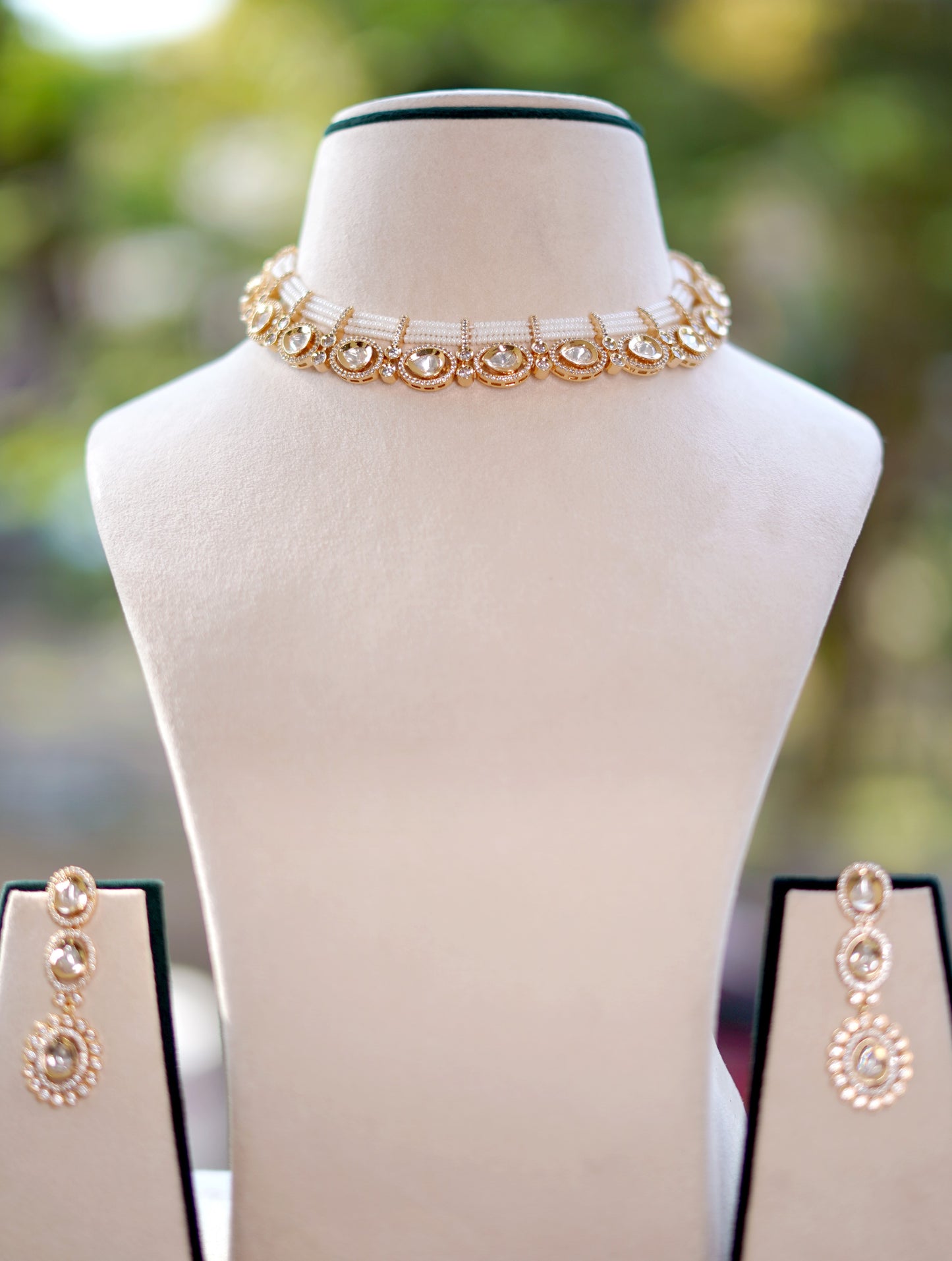 Ivory Elara Kundan Jewellery Set