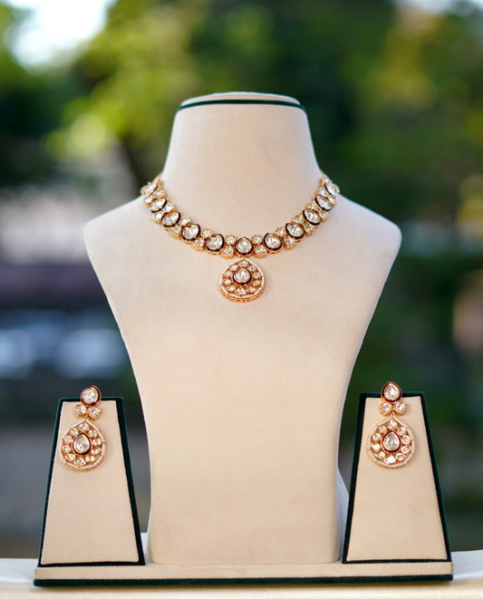 Golden Noorani Bahaar Kundan Jewellery Set