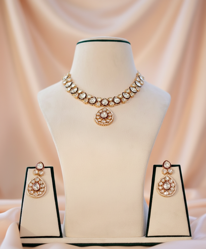 Golden Noorani Bahaar Kundan Jewellery Set