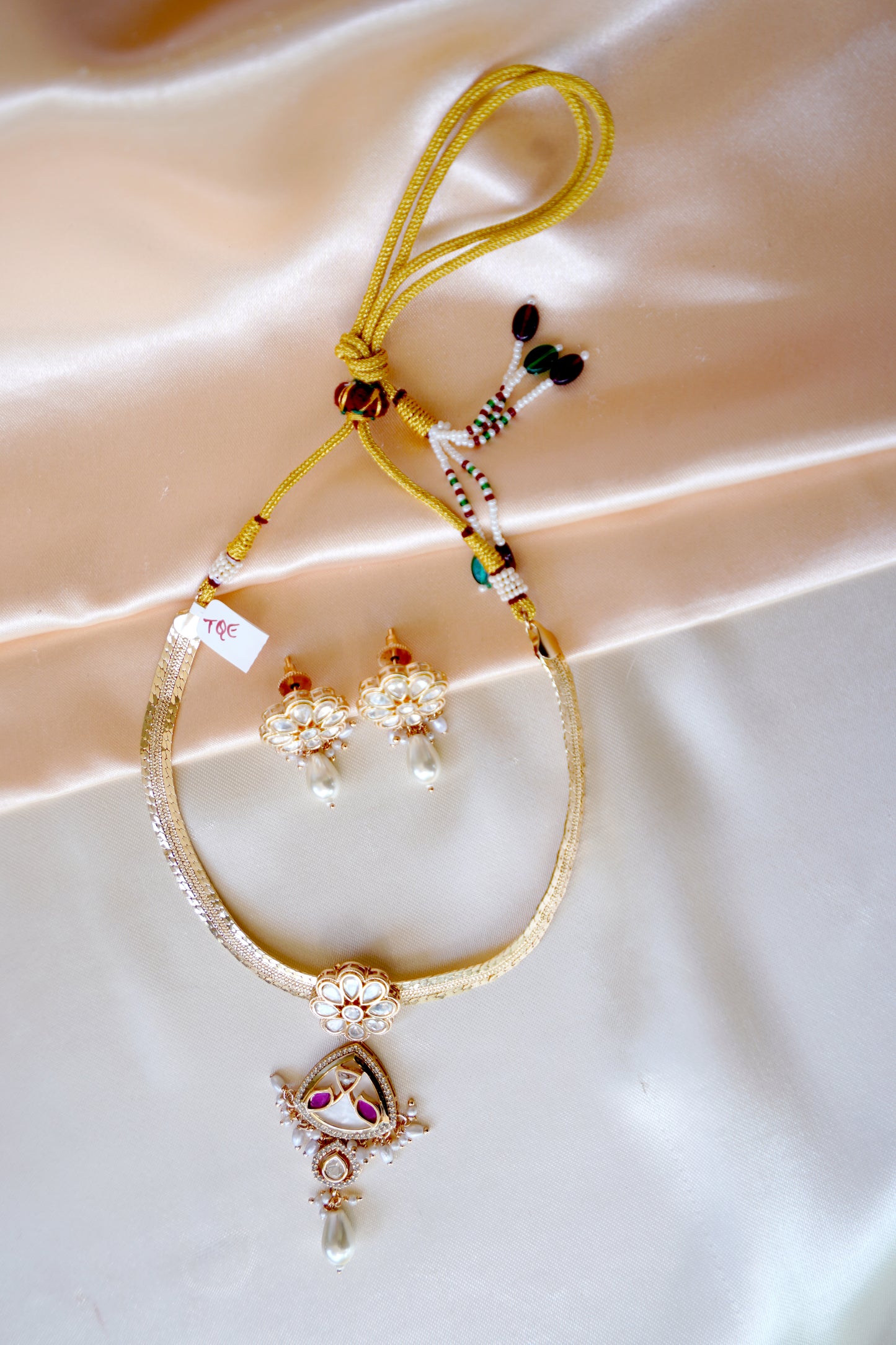 Ivory Fleur Jewellery Set