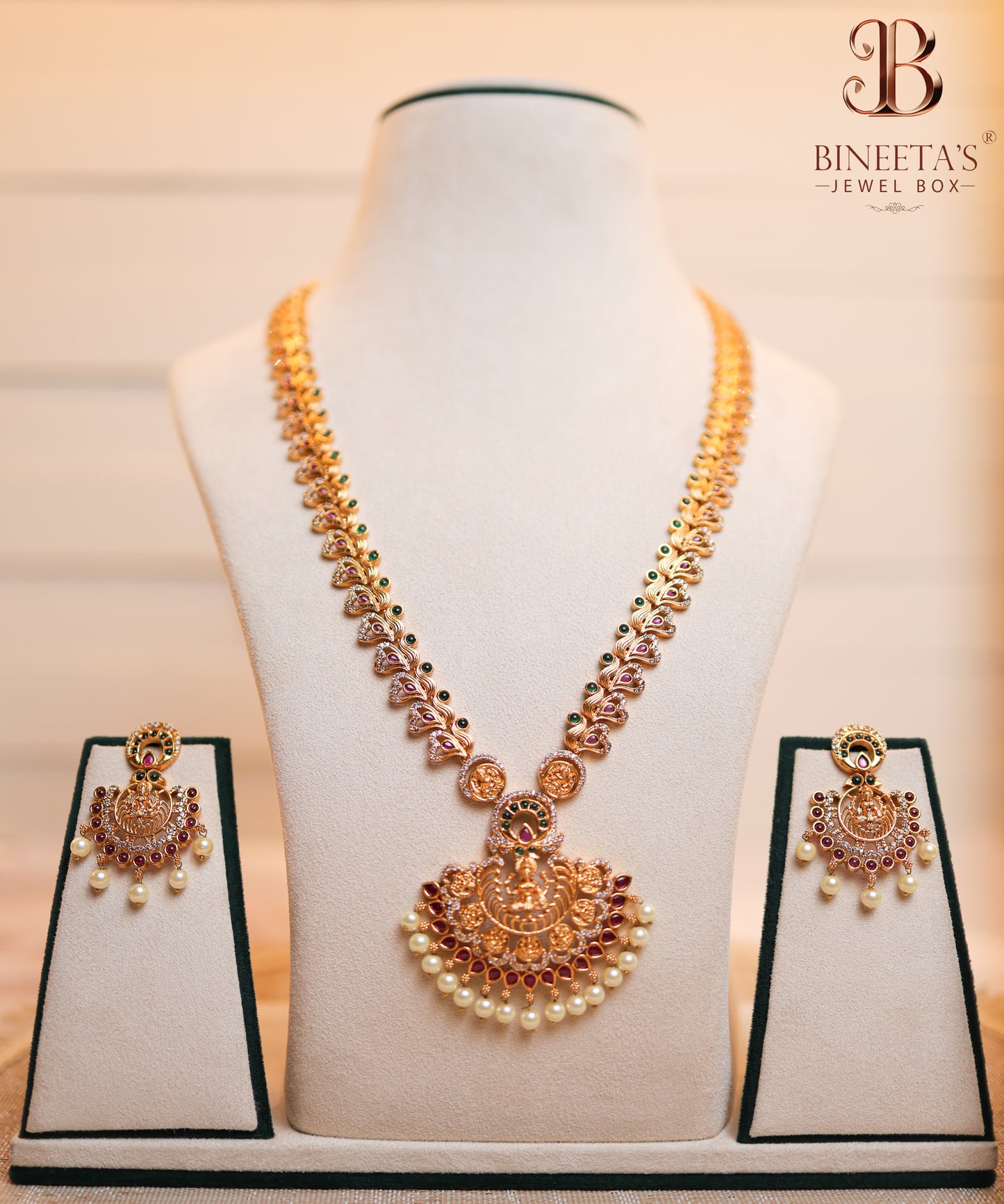 Rajnandini Haram Jewellery Set