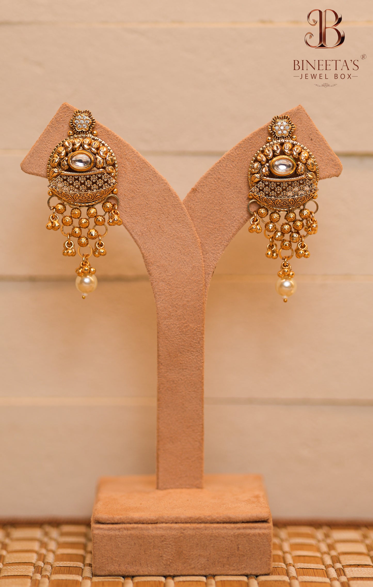 Rajdeep Golden Necklace Set