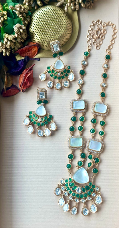 Zareen Emerald Pendant Set