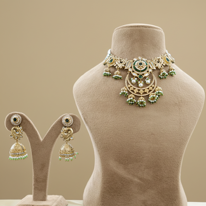 Gold and Emerald Glint Jewellery Set