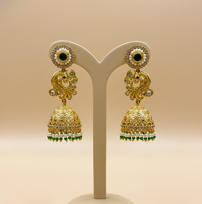 Gold and Emerald Glint Jewellery Set