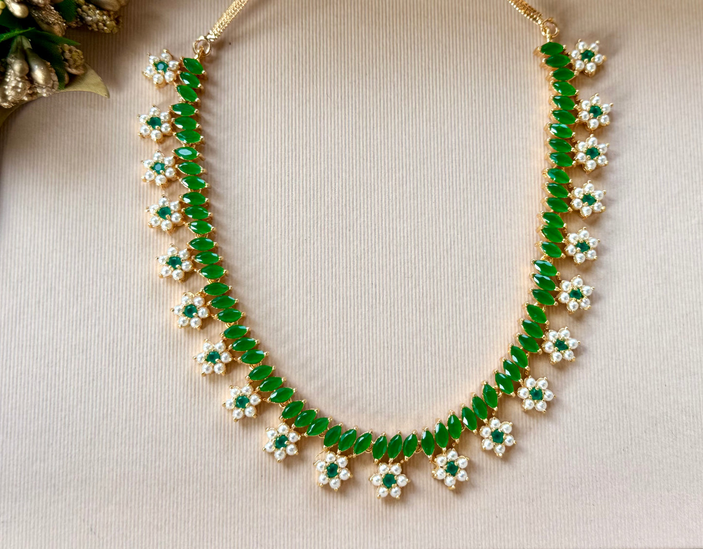 Zehra Emerald Bloom Jewellery Set
