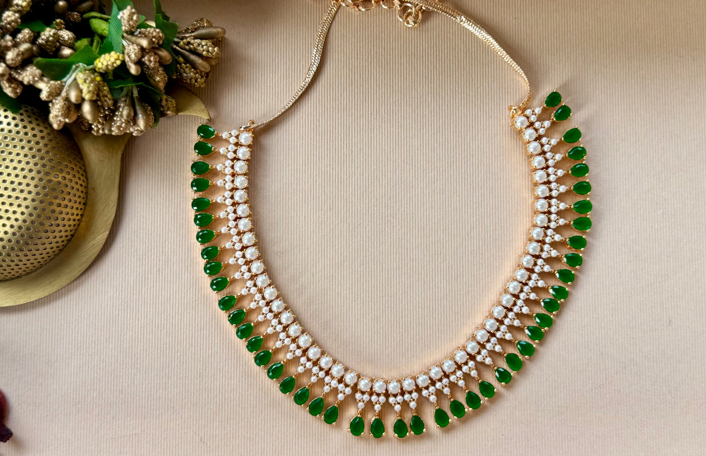 Aashni Emerald Pearl Jewellery Set