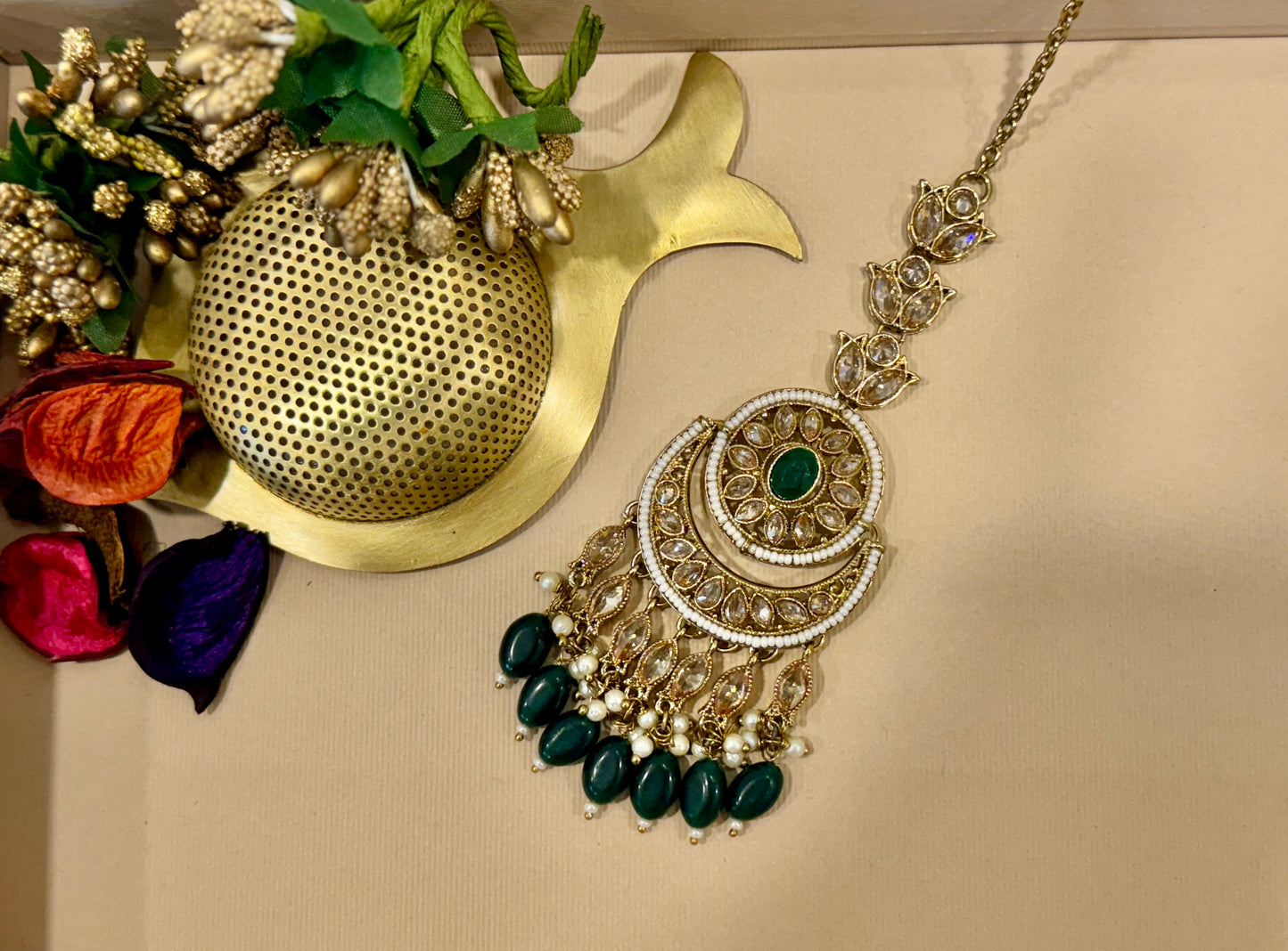Aarzu Emerald Jewellery Set