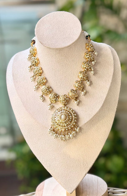 Aabroo Jadau Pearl Set