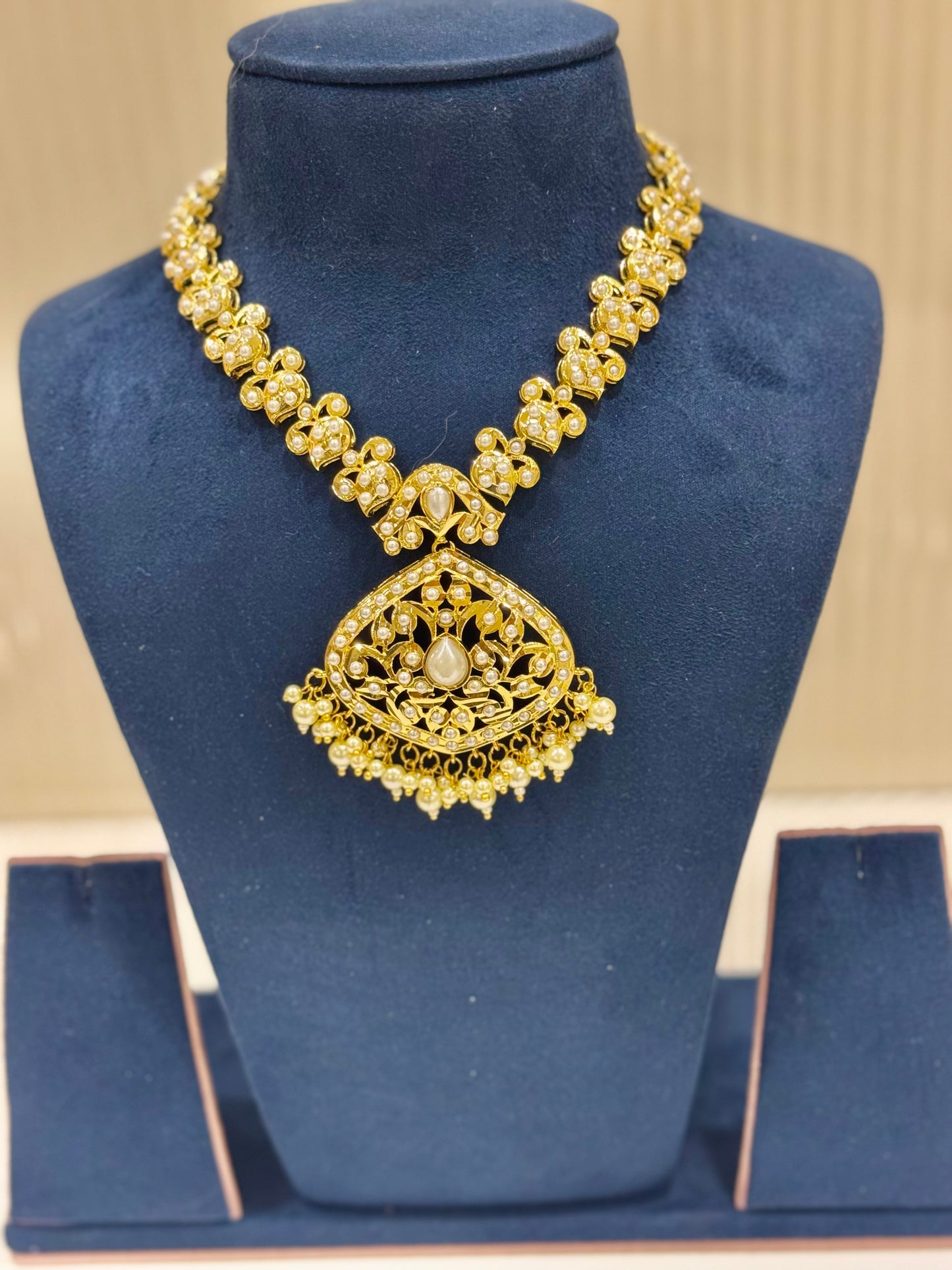 Ivory Saanjh Rajwada Jewellery Set