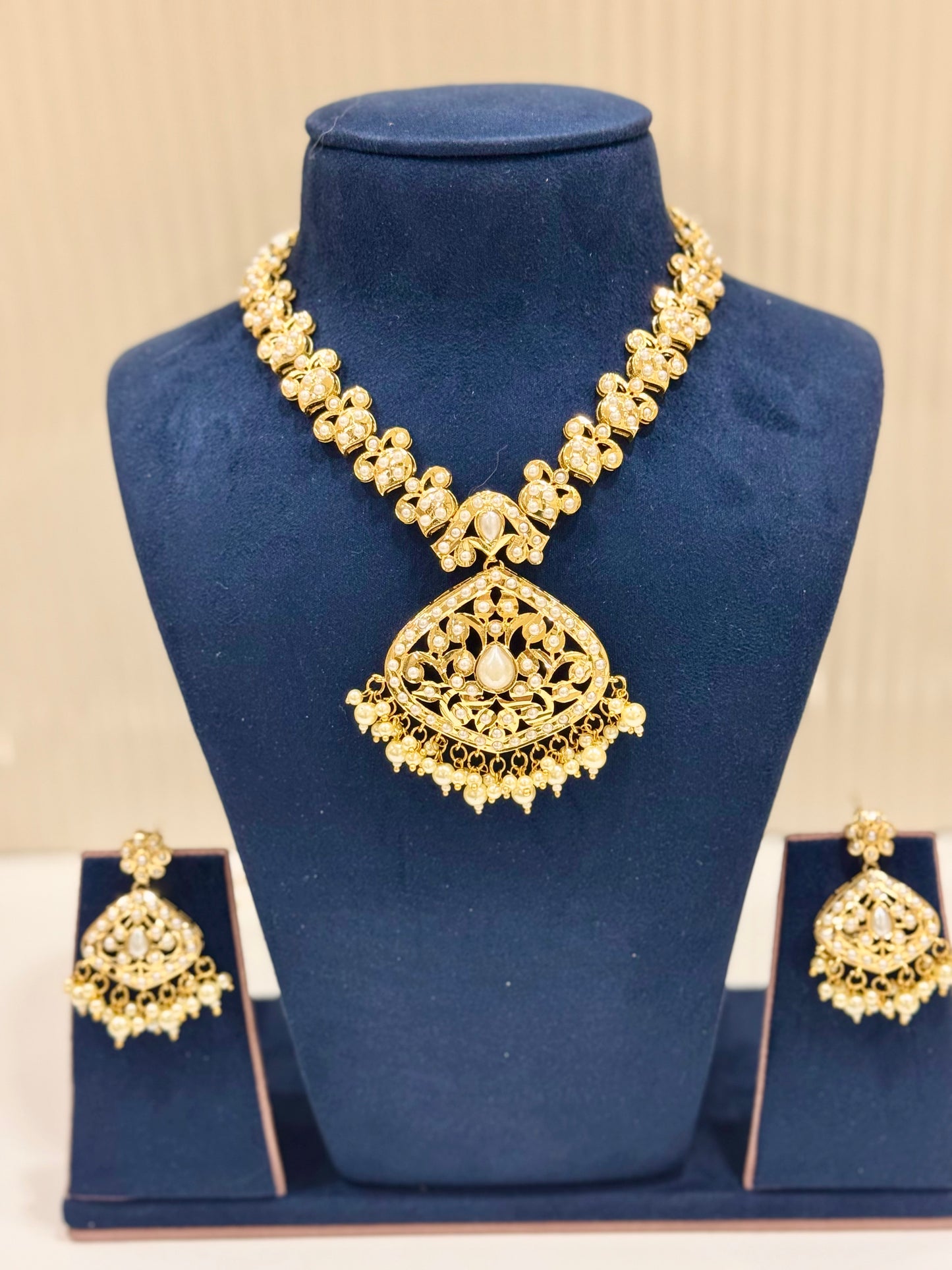 Ivory Saanjh Rajwada Jewellery Set