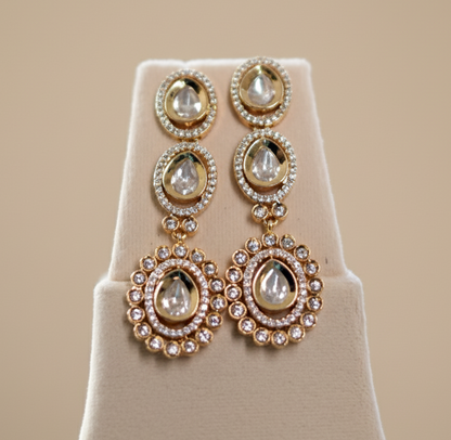 Ivory Elara Kundan Jewellery Set