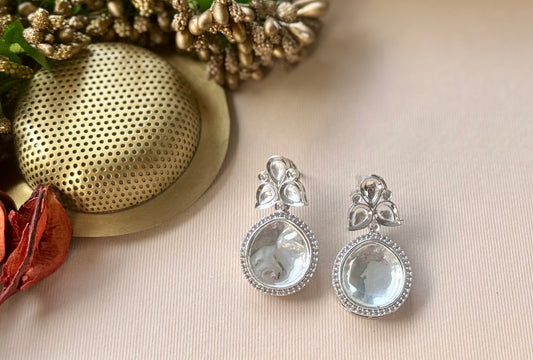 Nayra Drops Earrings