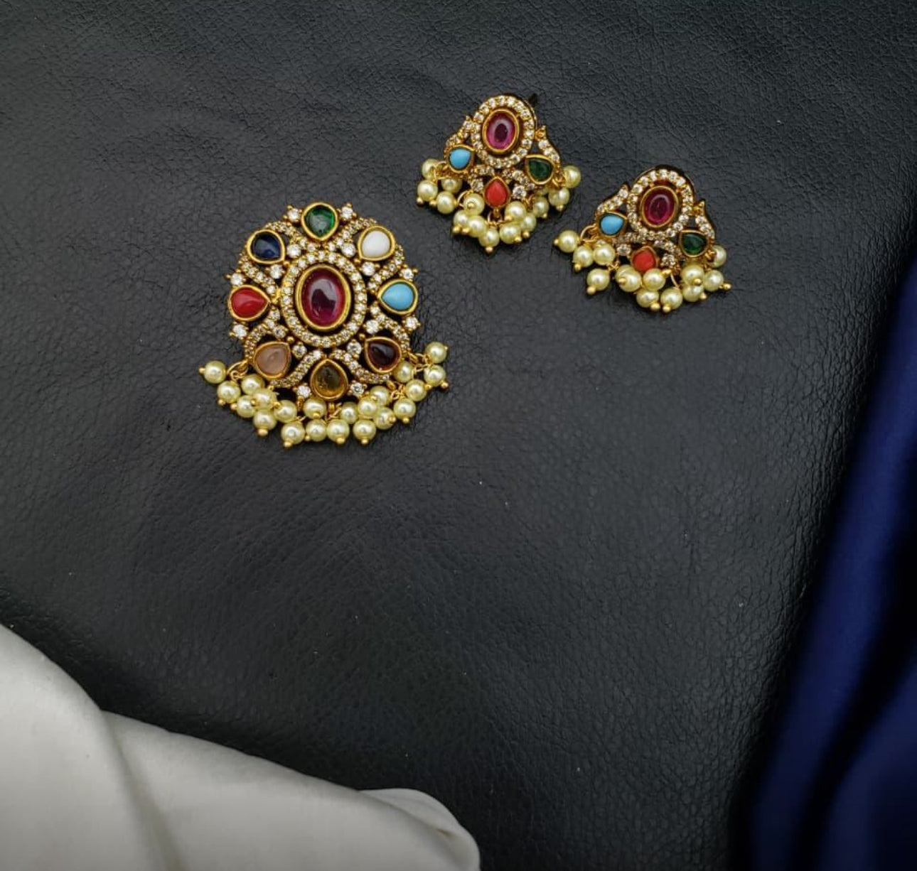 Rajwada Navratan Pendant Set