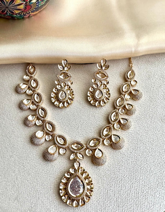 Champaigne Zarina Glow Necklace Set