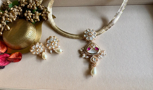 Ivory Fleur Jewellery Set