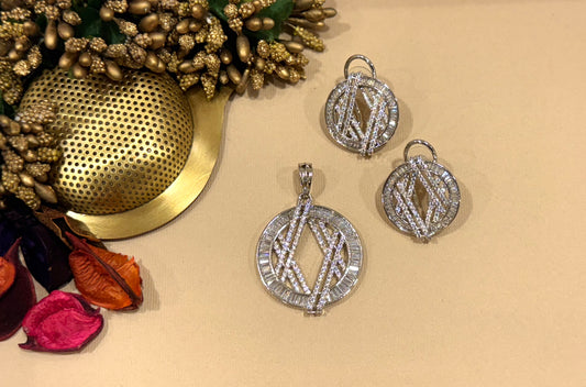 Vega Pendant Set